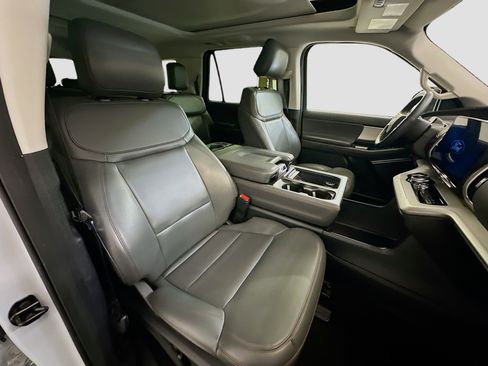 Used 2025 Ford Expedition Max Active image 35