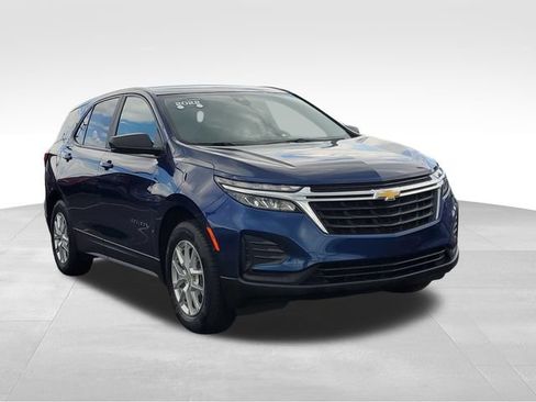 Used 2022 Chevrolet Equinox LS w/ LS Convenience Package AWD/4WD image 7