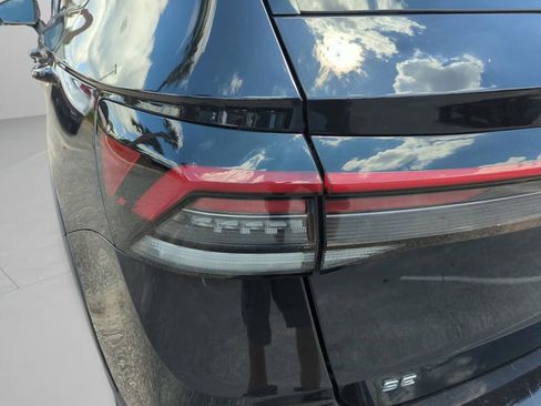 Used 2025 Volkswagen Taos SE FWD image 43