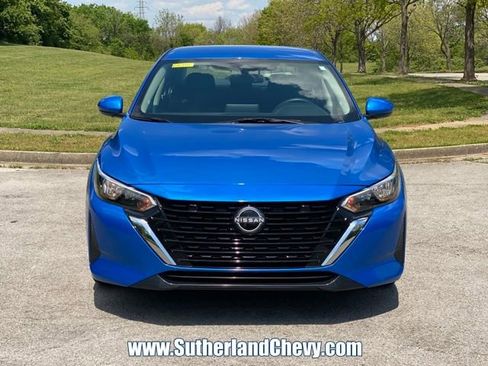 Used 2024 Nissan Sentra SV FWD image 2