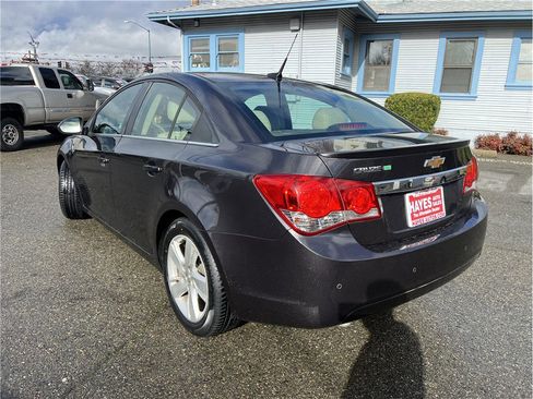 Used 2014 Chevrolet Cruze Diesel w/ Enhanced Safety Package image 4