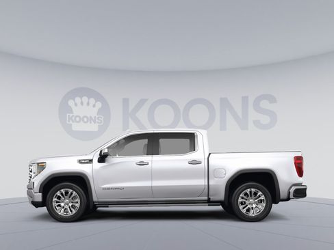 Used 2025 GMC Sierra 1500 Denali AWD/4WD image 2