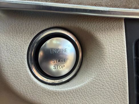 Used 2016 Mercedes-Benz E 350 Sedan image 39