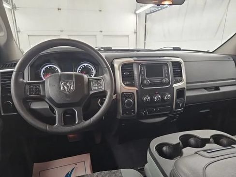 Used 2019 RAM 1500 Classic SLT AWD/4WD image 3