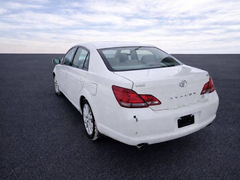 Used 2008 Toyota Avalon XLS image 6
