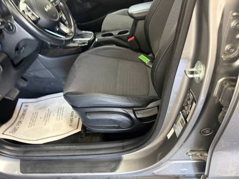 Used 2023 Kia Seltos S AWD/4WD image 18