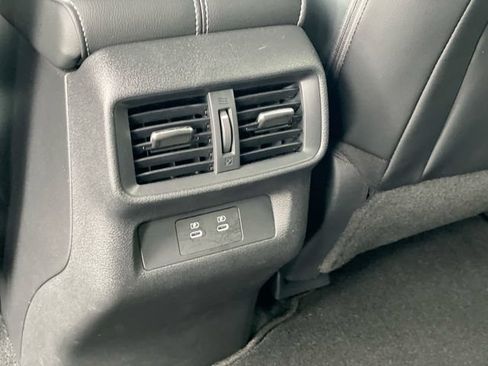 Used 2025 Nissan Murano SV AWD/4WD image 13