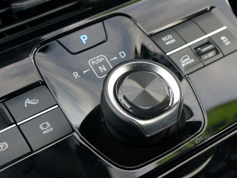 Used 2025 Toyota bZ4X AWD w/ Weather Package image 12