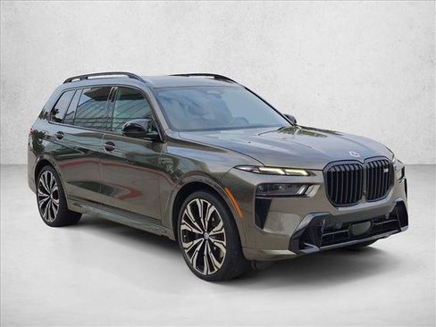 Used 2023 BMW X7 M60i AWD/4WD image 3