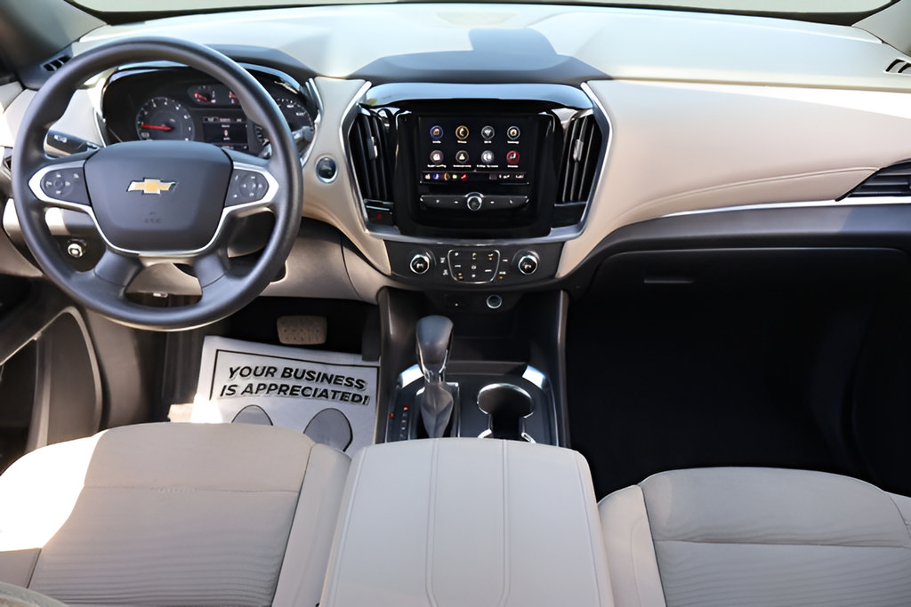Used 2023 Chevrolet Traverse LS AWD/4WD image 11