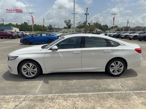 Used 2018 Honda Accord LX image 4