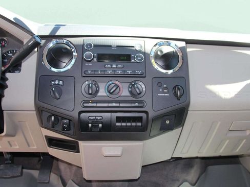 Used 2010 Ford F250 XLT AWD/4WD image 15