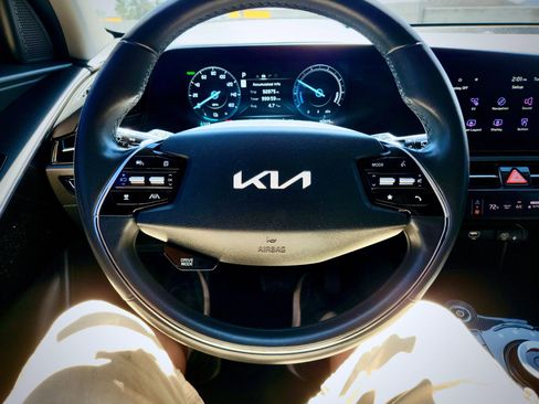 Used 2023 Kia Niro Wind image 38