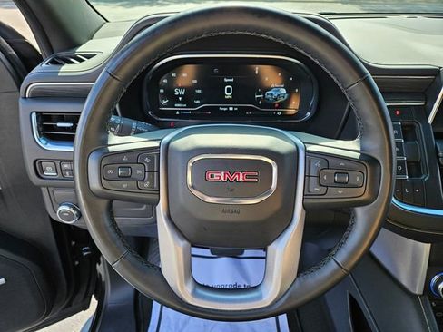 Used 2023 GMC Yukon SLT w/ SLT Luxury Package image 25