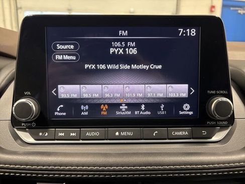 Used 2023 Nissan Rogue S AWD/4WD image 29