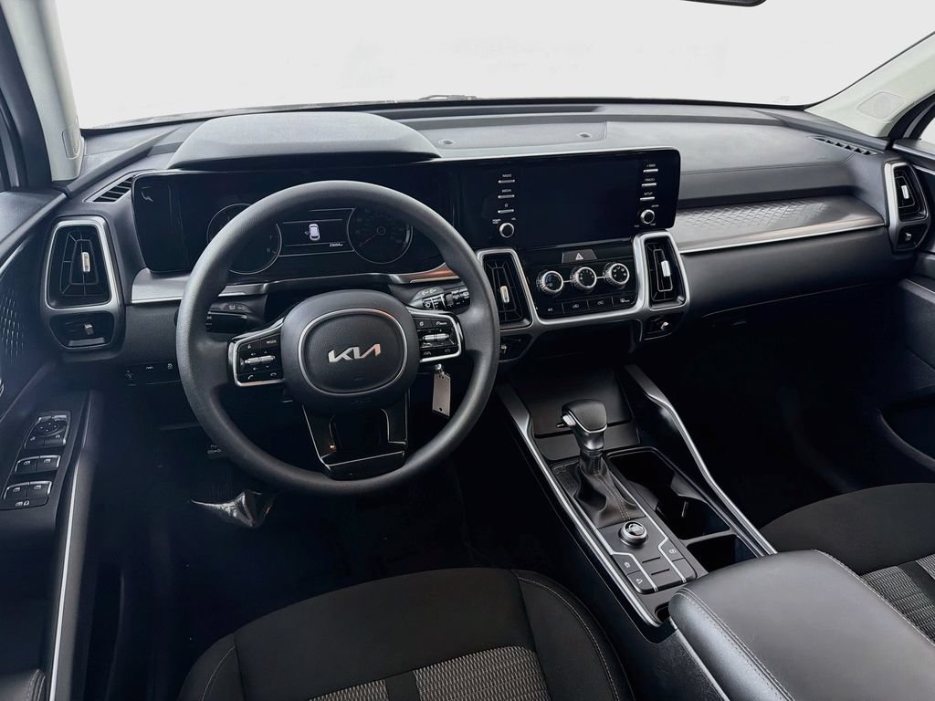 Certified 2023 Kia Sorento LX FWD image 20