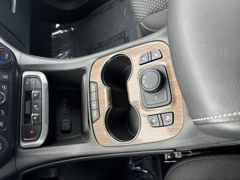 Used 2021 GMC Acadia SLE w/ Driver Convenience Package image 22