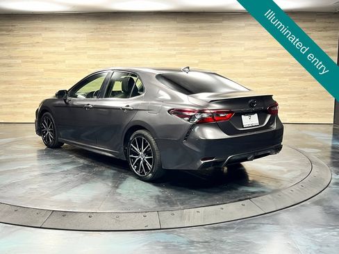 Used 2022 Toyota Camry SE w/ Carpet Mat Package (TMS) FWD image 17