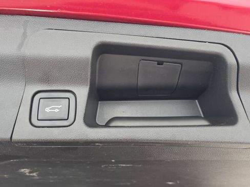 Used 2023 GMC Acadia SLE w/ Driver Convenience Package image 33