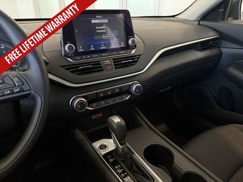 Used 2025 Nissan Altima 2.5 S FWD image 31