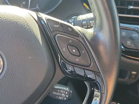 Used 2019 Toyota C-HR Limited image 24