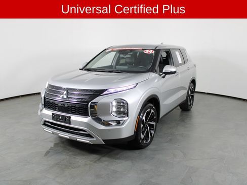 Used 2024 Mitsubishi Outlander SE FWD image 2