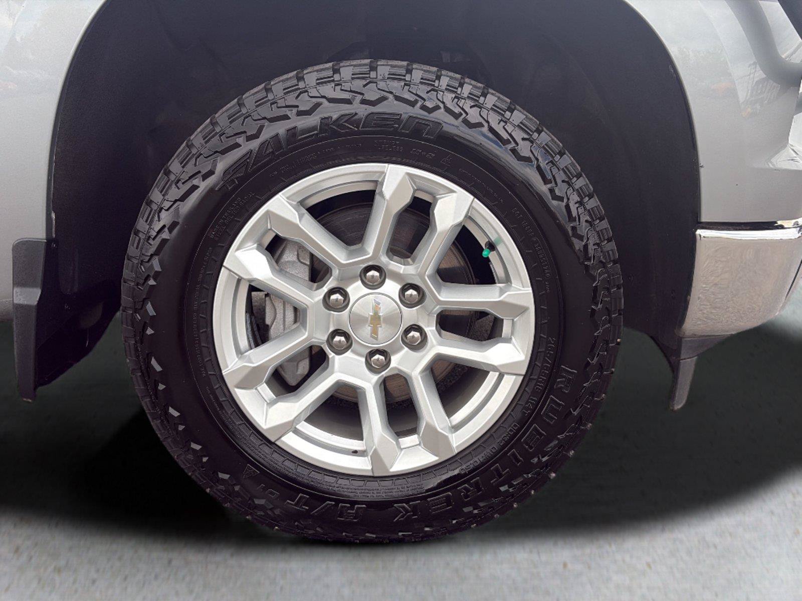 Used 2023 Chevrolet Silverado 1500 LT AWD/4WD image 47