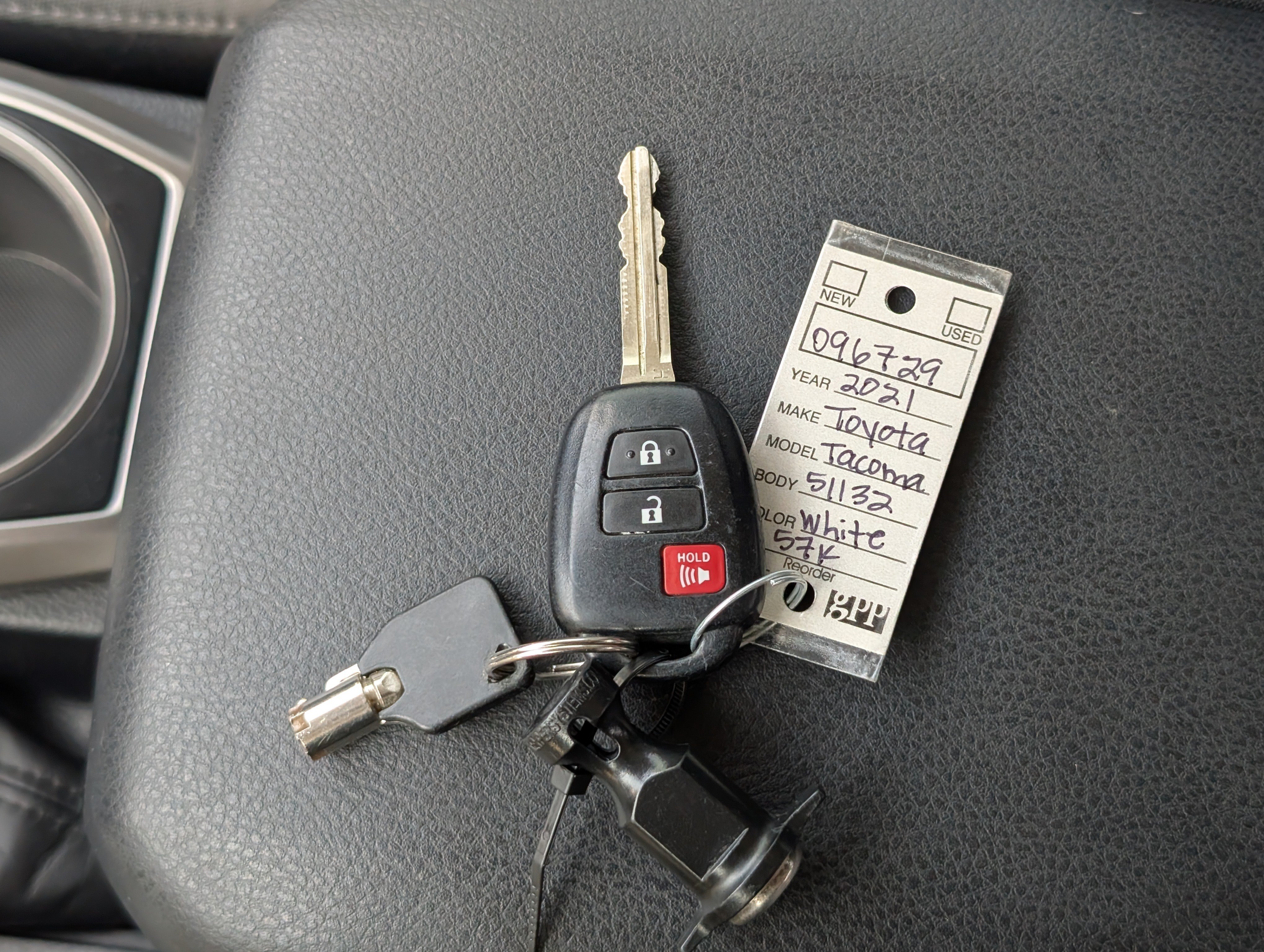 Used 2021 Toyota Tacoma SR5 RWD image 33