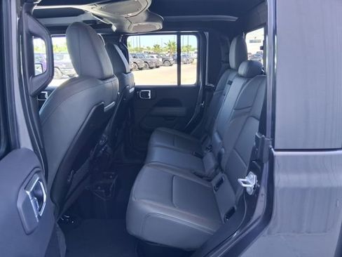 New 2026 Jeep Gladiator Mojave image 21