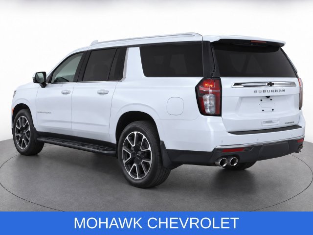 Used 2023 Chevrolet Suburban Premier AWD/4WD image 3