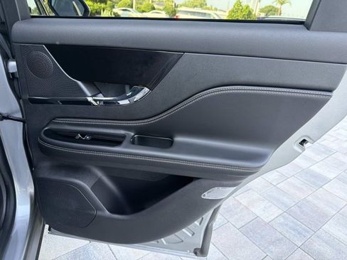 Used 2024 Lincoln Corsair FWD image 23