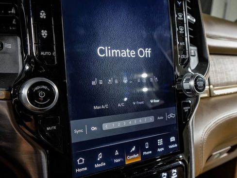 Used 2022 RAM 3500 Limited image 26