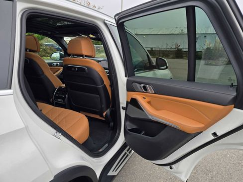 Used 2024 BMW X5 xDrive50e image 14