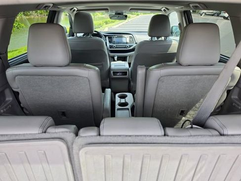Used 2018 Toyota Highlander Limited AWD/4WD image 59