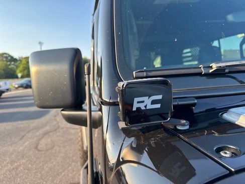 Used 2018 Jeep Wrangler Unlimited Rubicon AWD/4WD image 6