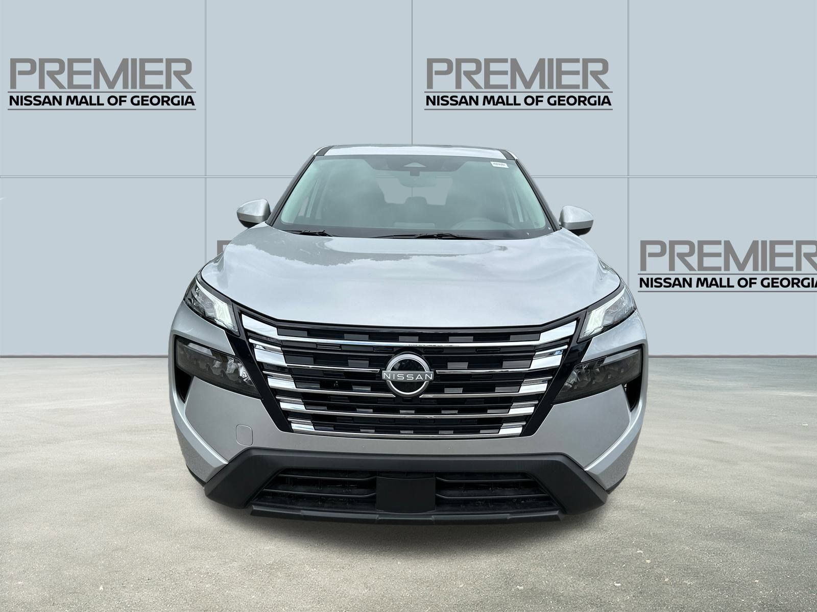 Used 2025 Nissan Rogue SV FWD image 2