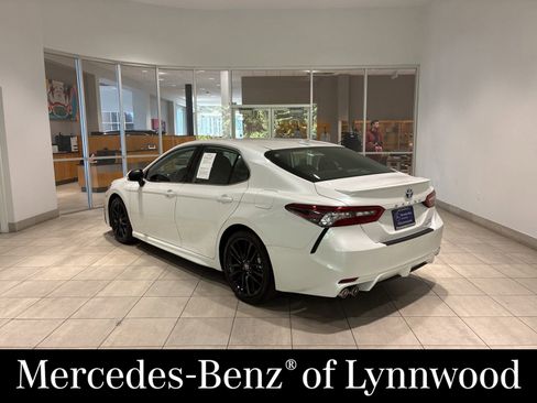 Used 2022 Toyota Camry XSE w/ Navigation Upgrade Package FWD image 4