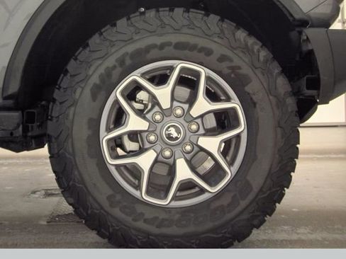 Used 2025 Ford Bronco Badlands image 22