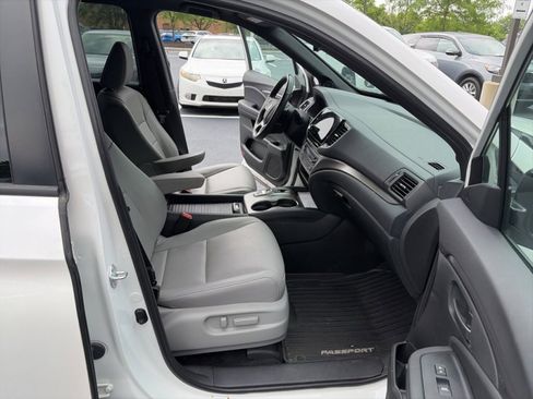 Used 2023 Honda Passport EX-L image 28