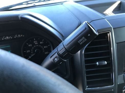 Used 2020 Ford F150 XLT image 6