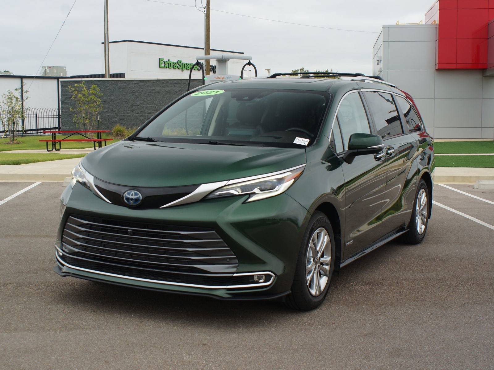 Used 2021 Toyota Sienna Platinum w/ Outdoor Package (TMS) AWD/4WD image 19