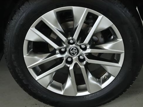 Certified 2019 Toyota RAV4 Limited image 40