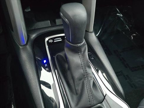 Used 2024 Toyota Corolla Cross SE image 11