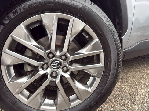 Used 2020 Toyota RAV4 Limited w/ Limited Grade Weather Package FWD image 29