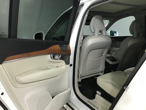 Used 2016 Volvo XC90 T6 Inscription w/ Vision Package AWD/4WD image 17