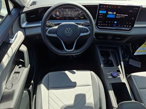New 2026 Volkswagen Tiguan SE AWD/4WD image 7