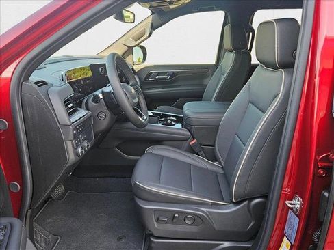 New 2025 Chevrolet Suburban Premier image 15