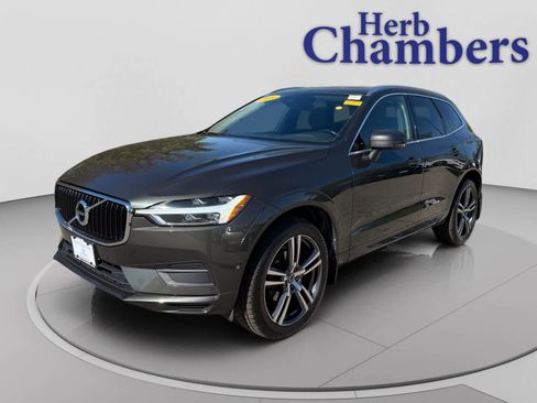 Used 2018 Volvo XC60 T5 Momentum w/ Vision Package AWD/4WD image 11