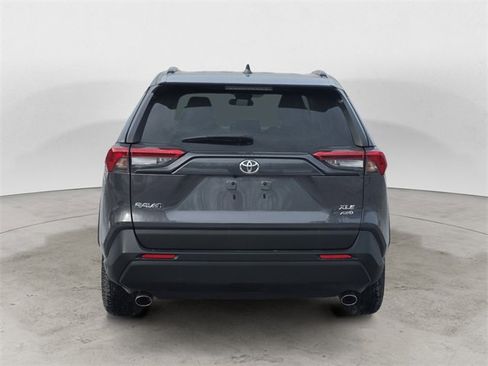 Used 2020 Toyota RAV4 XLE w/ Convenience Package image 4