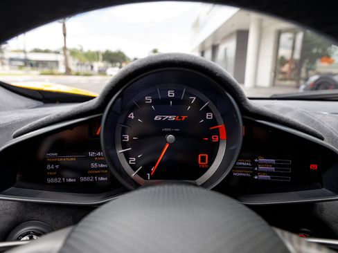 Used 2016 McLaren 675LT Coupe image 34